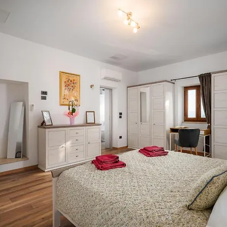 Casa Piccola Leona Vikendica *