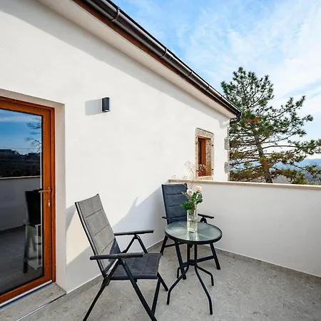 Casa Piccola Leona Vikendica